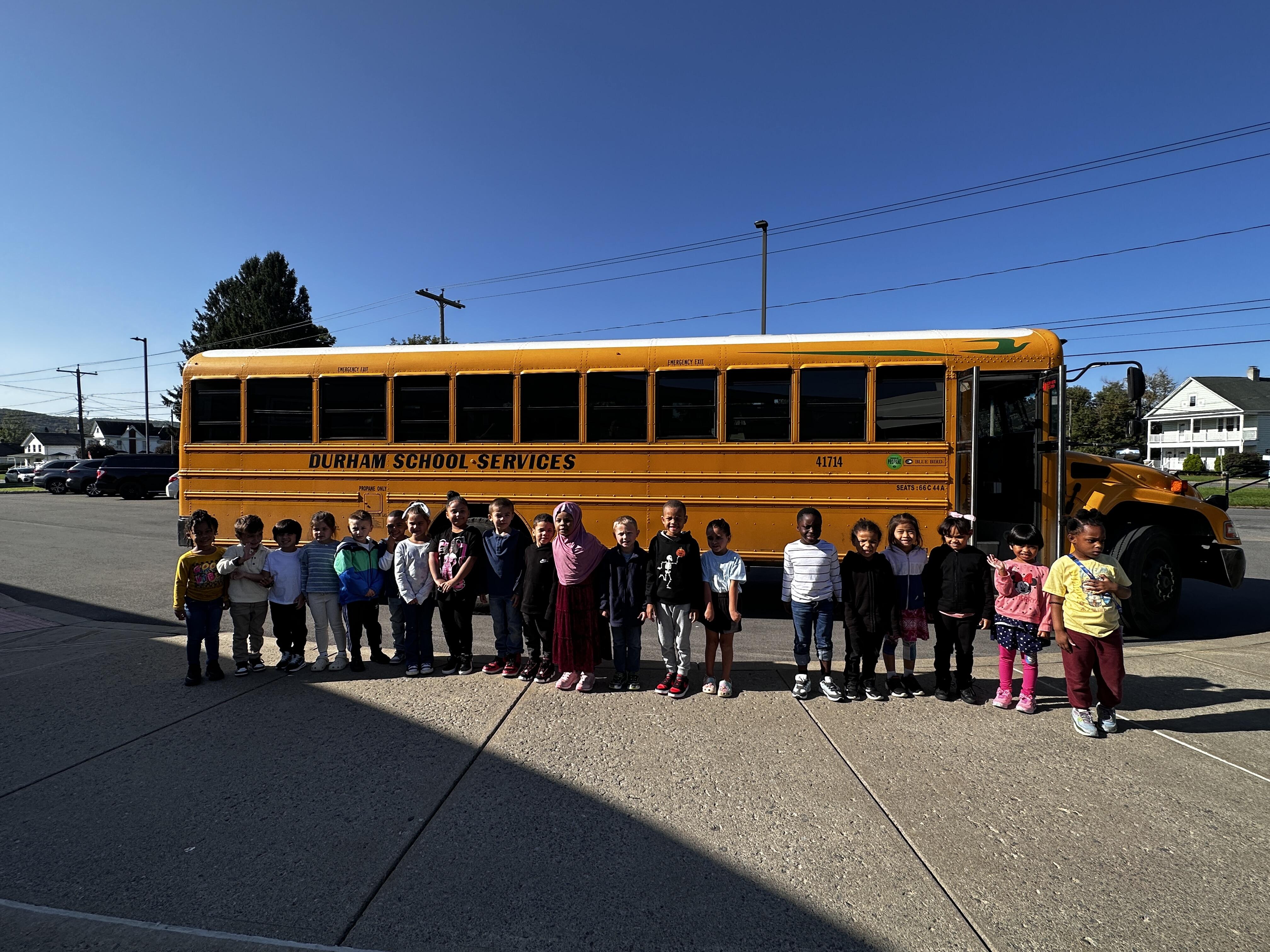 Ученици током вежби аутобуса у школи у Олбанију!
